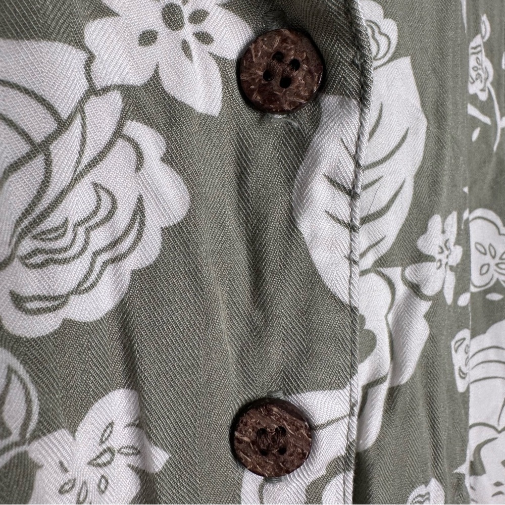 Havana Jack’s Cafe Woman’s Floral Button-Up Hawaiian Shirt Size Small - Picture 4 of 4